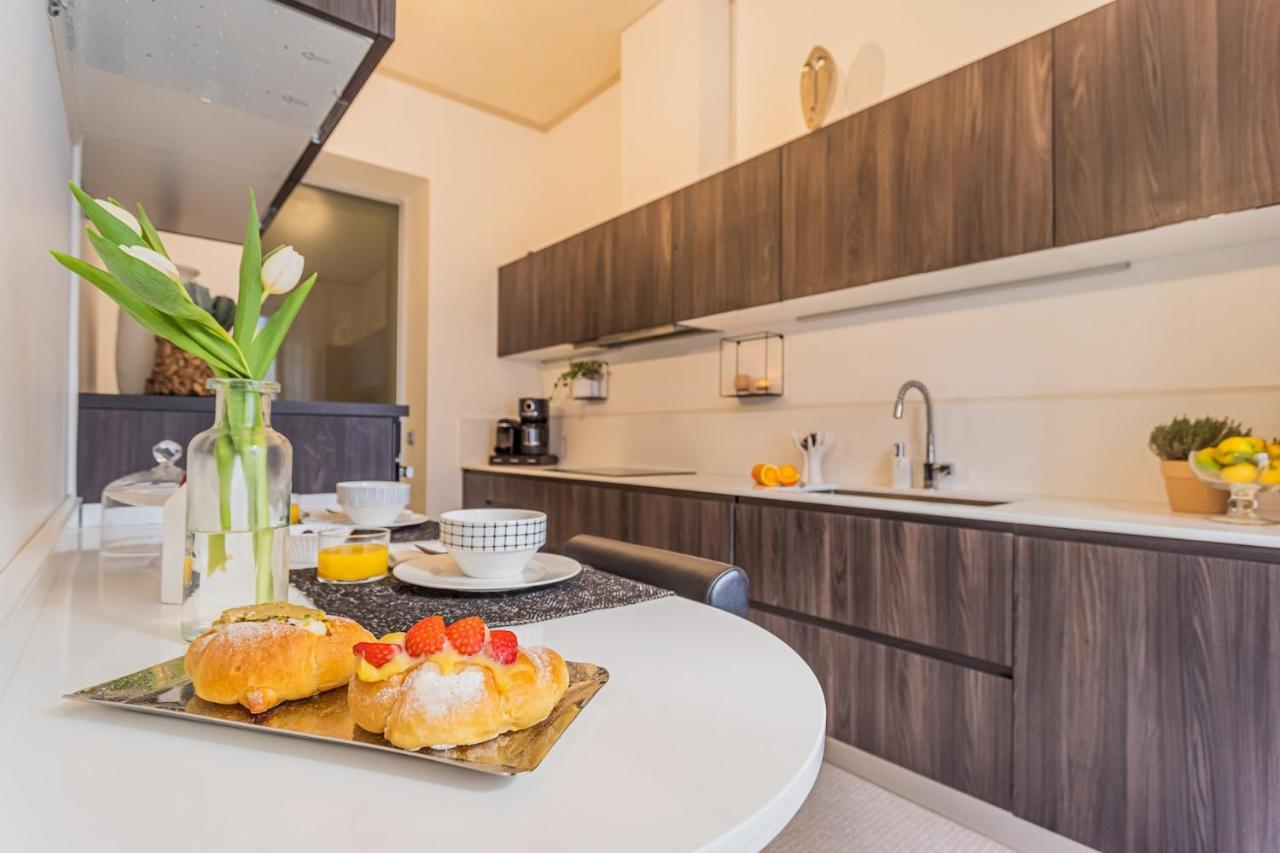 Rovelli 41 By Rent
