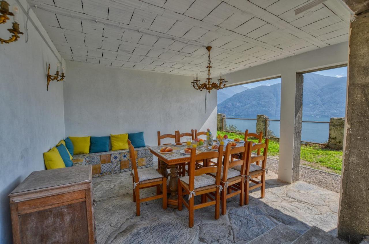 Pezzo 2-bedroom Lakeview With Shared Garden And Terrace San Siro (Lombardy)