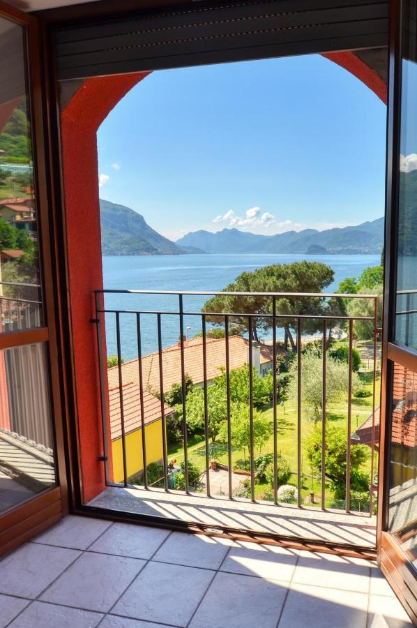3-bedroom Lakefront Lakeview Apartment