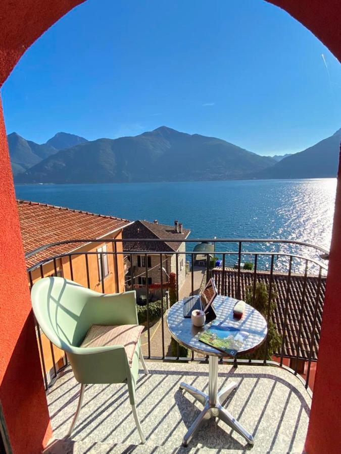 View Golden Triangle Acquaseria