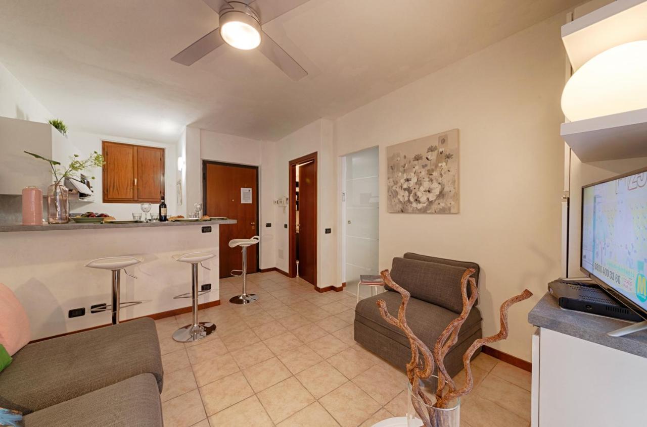 Modern Lakefront 1-bedroom