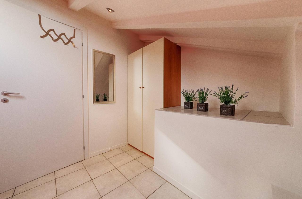 Modern Airconditioned 2-bedroom Lake Escape * Acquaseria