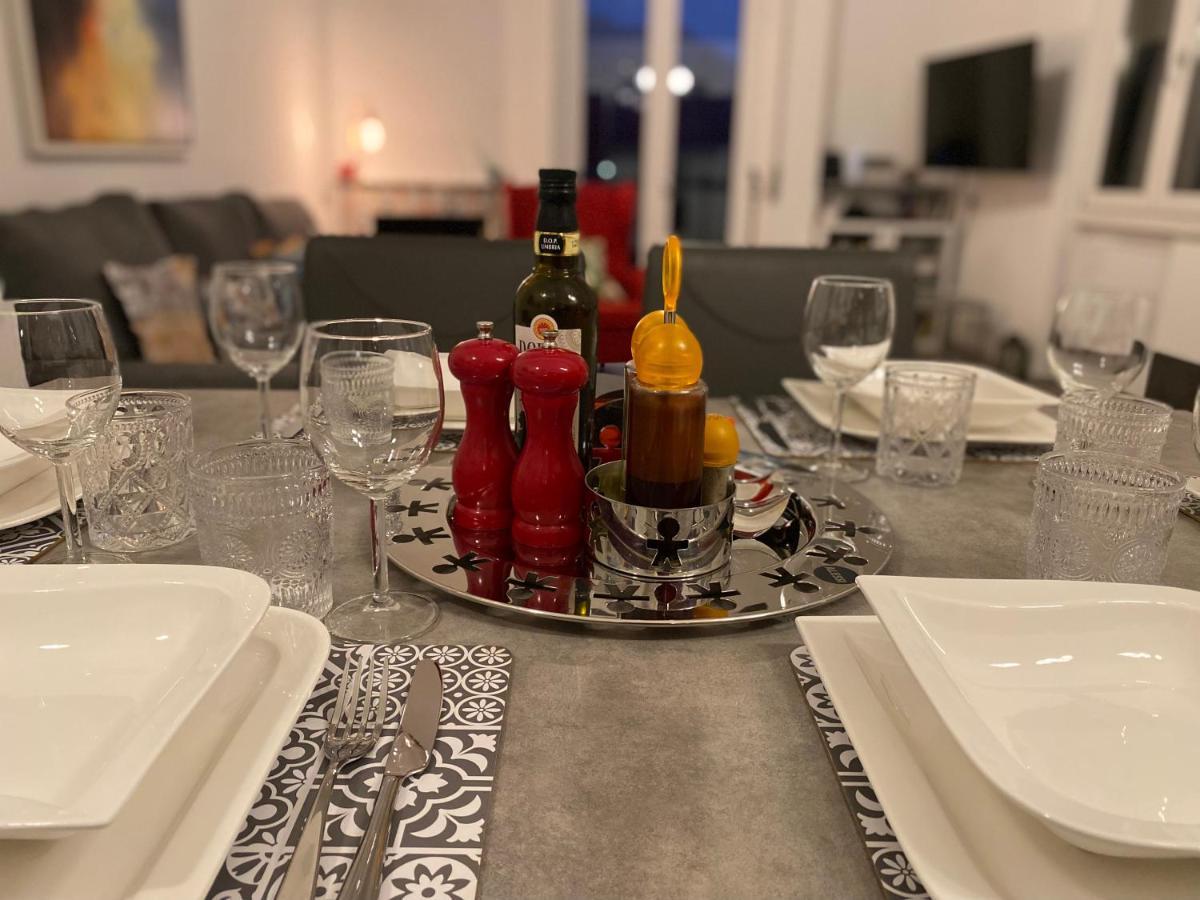 Cozy Modern Apt W Free Parking Bbq & Fully Equipped