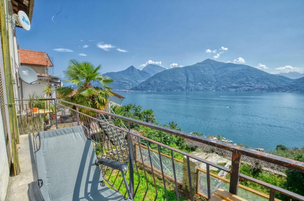 Pezzo 2-bedroom Lakeview With Shared Garden And Terrace Apartment San Siro (Lombardy)