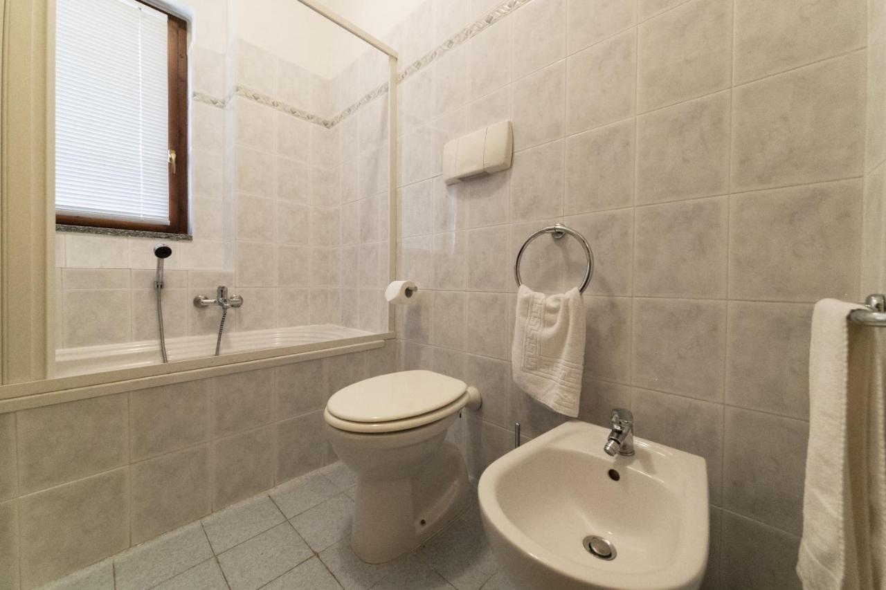 3-bedroom Lakeview At The Apartment