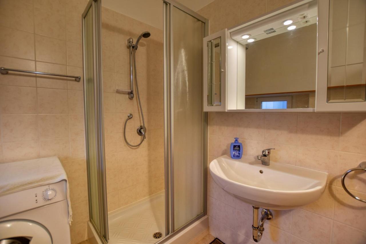 Roberto 2-bedroom Apartment Acquaseria