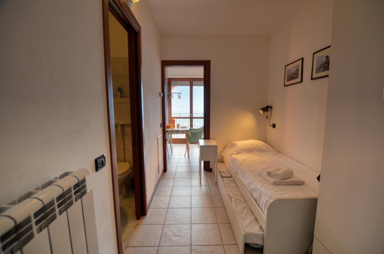 View Golden Triangle Apartment *