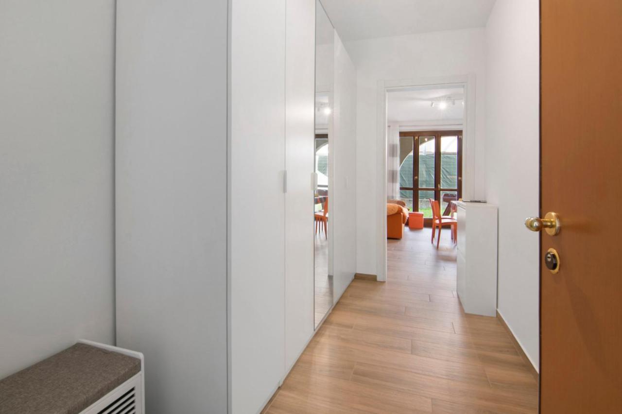 Apartment Orange Corner -