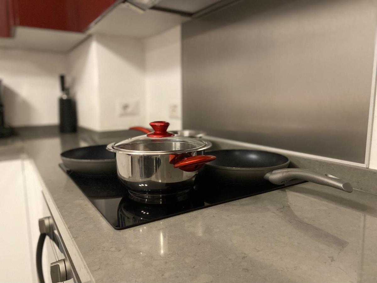 Holiday home Cozy Modern Apt W Free Parking Bbq & Fully Equipped *