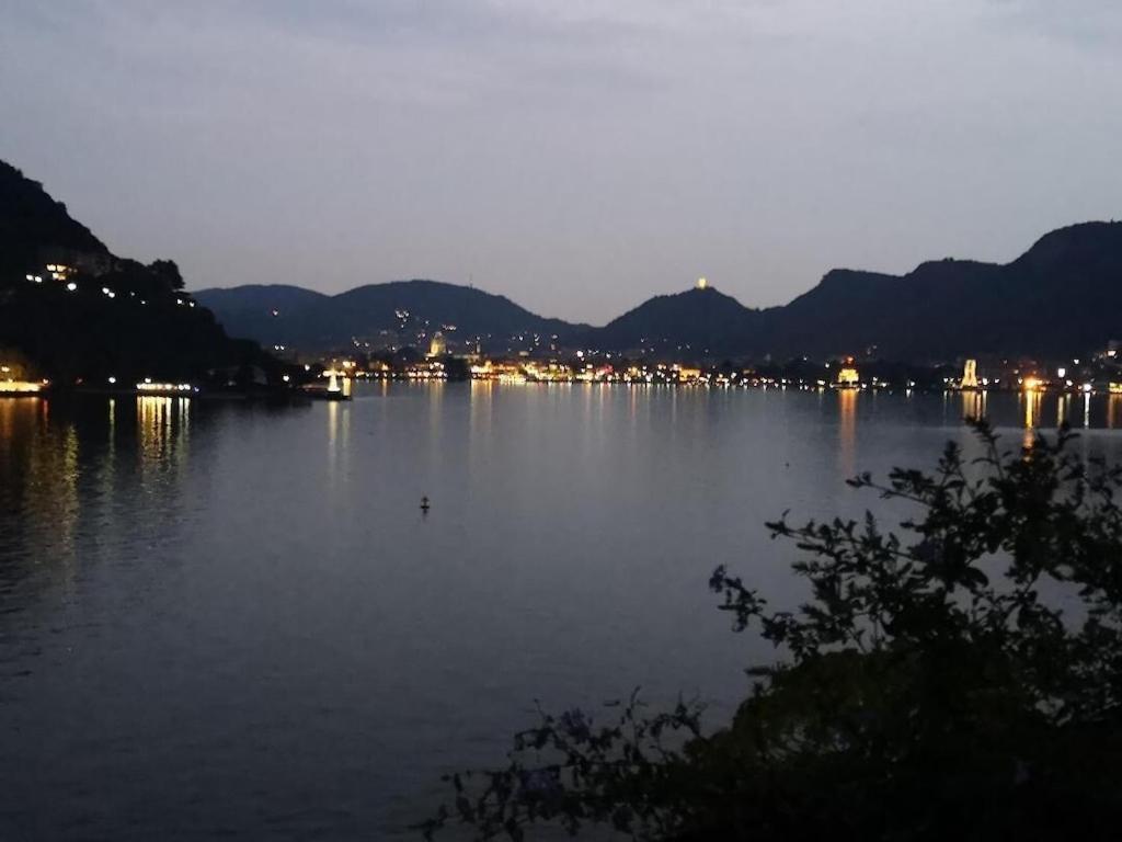 Lakeviewcabin - King With Balcony Guest house Como
