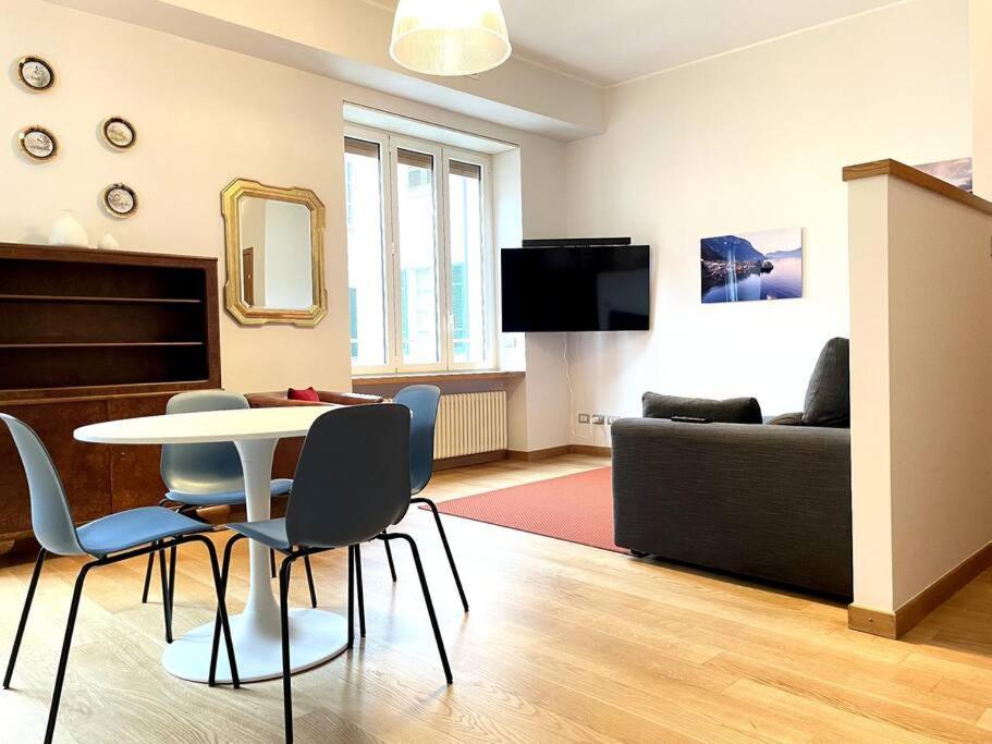 Modern In Historic Center Apartment