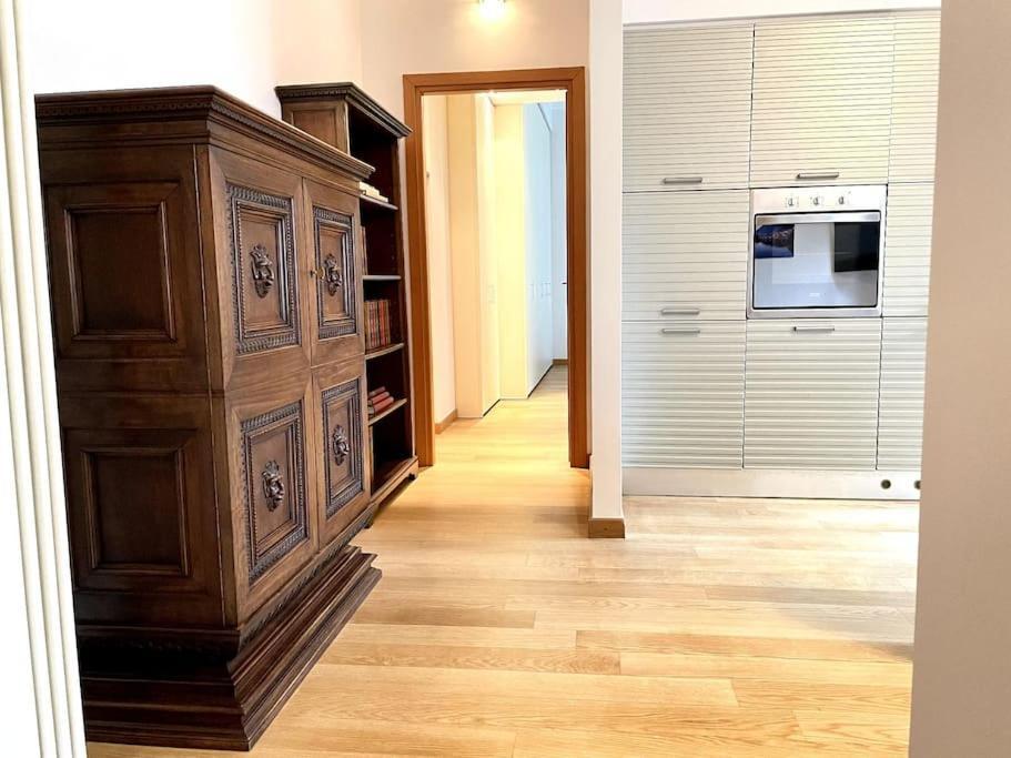 Apartment Modern In Historic Center Como