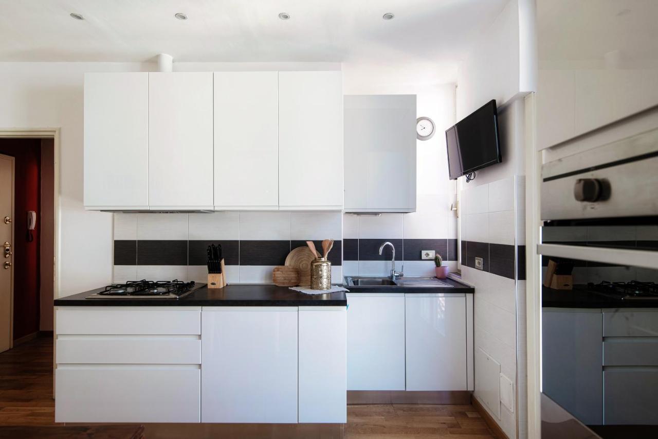 Anna's Super Cozy Flat, With A/c, High Speed Wifi, Near The And Public Transport Apartment