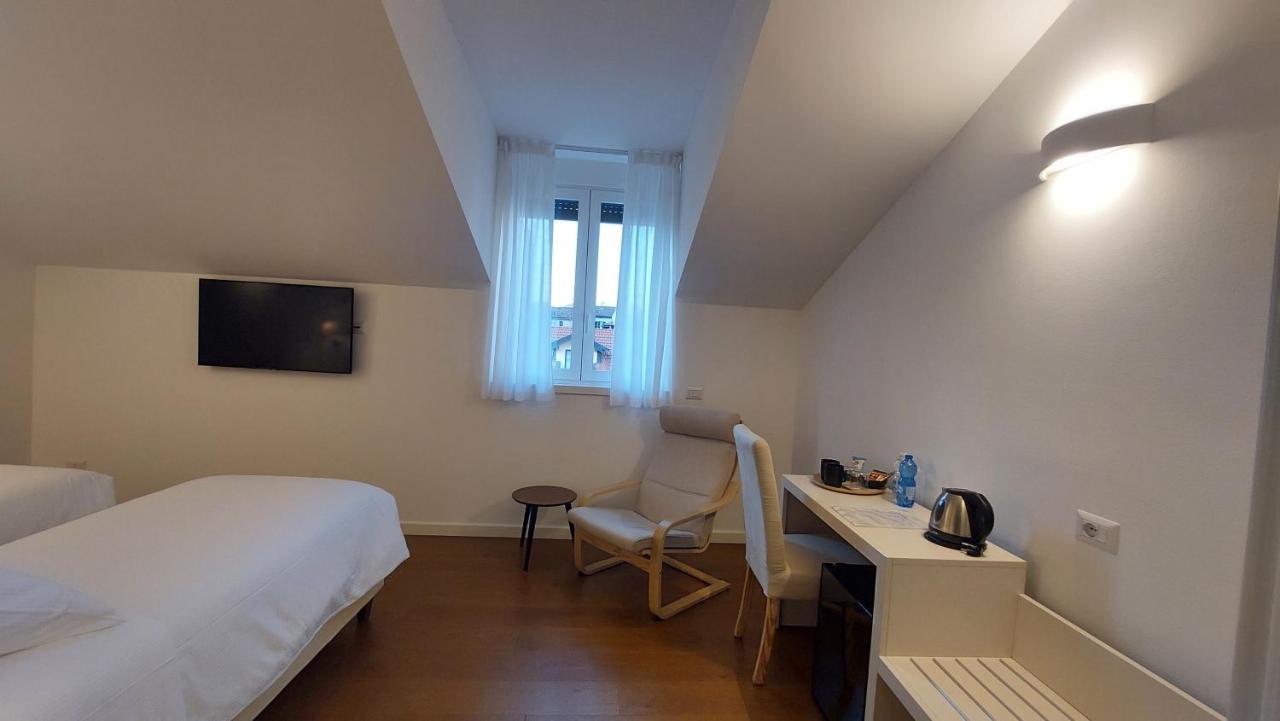 Santagata Guest house Como