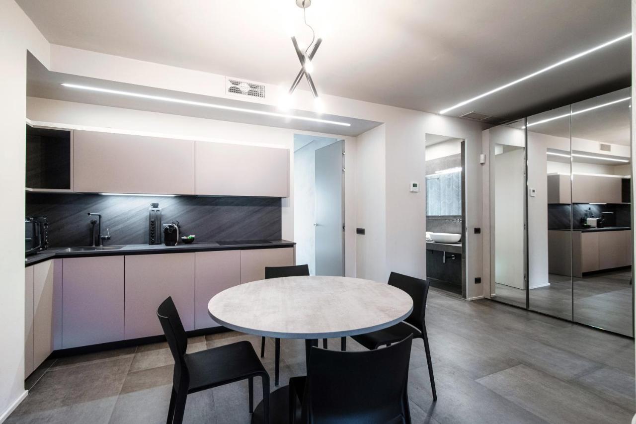 By The - Downtown Apartment Como
