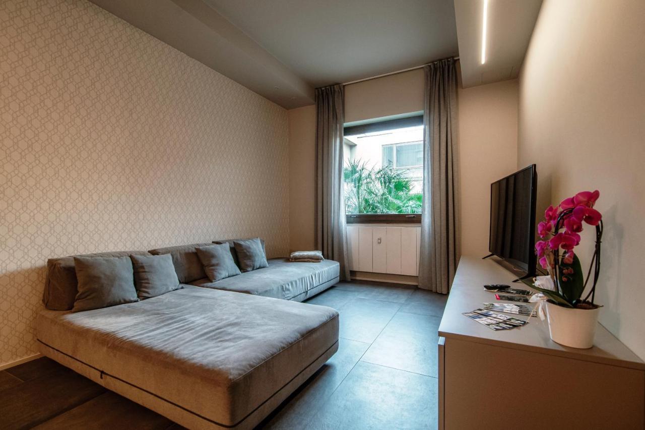 By The - Downtown Apartment Como