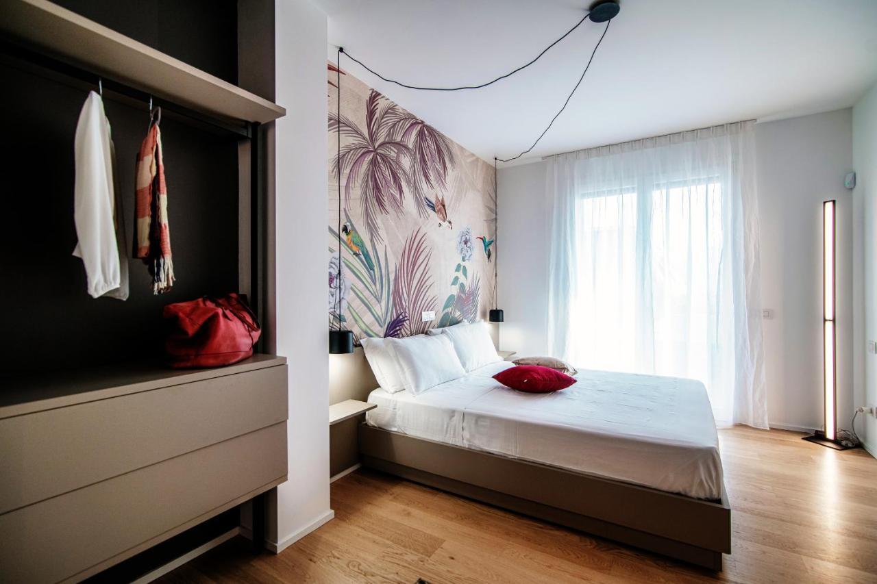 Apartment Sette - By Myhomeincomo *