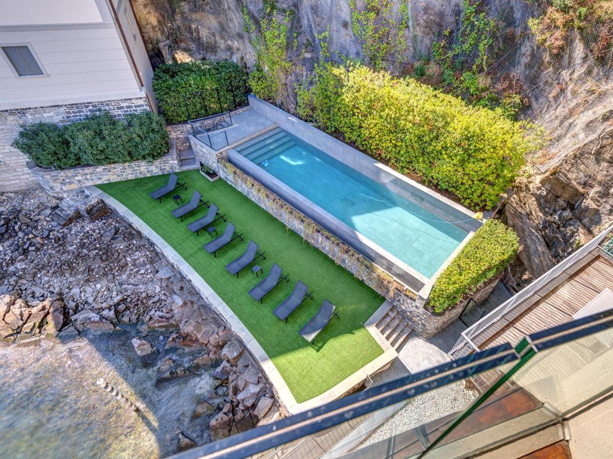 Lakefront Private Parking And Pool Apartment *