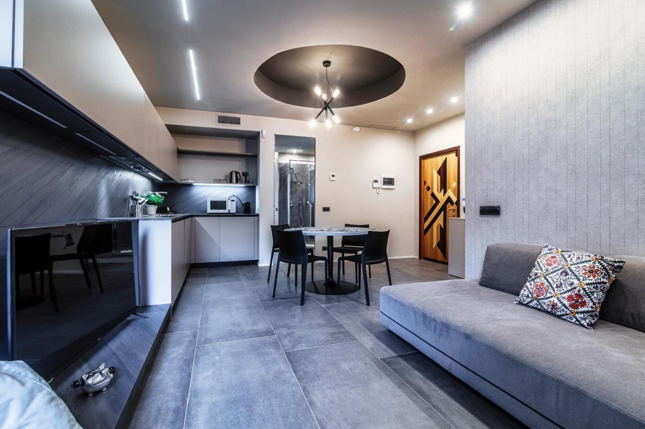 By The Small -downtown Apartment *