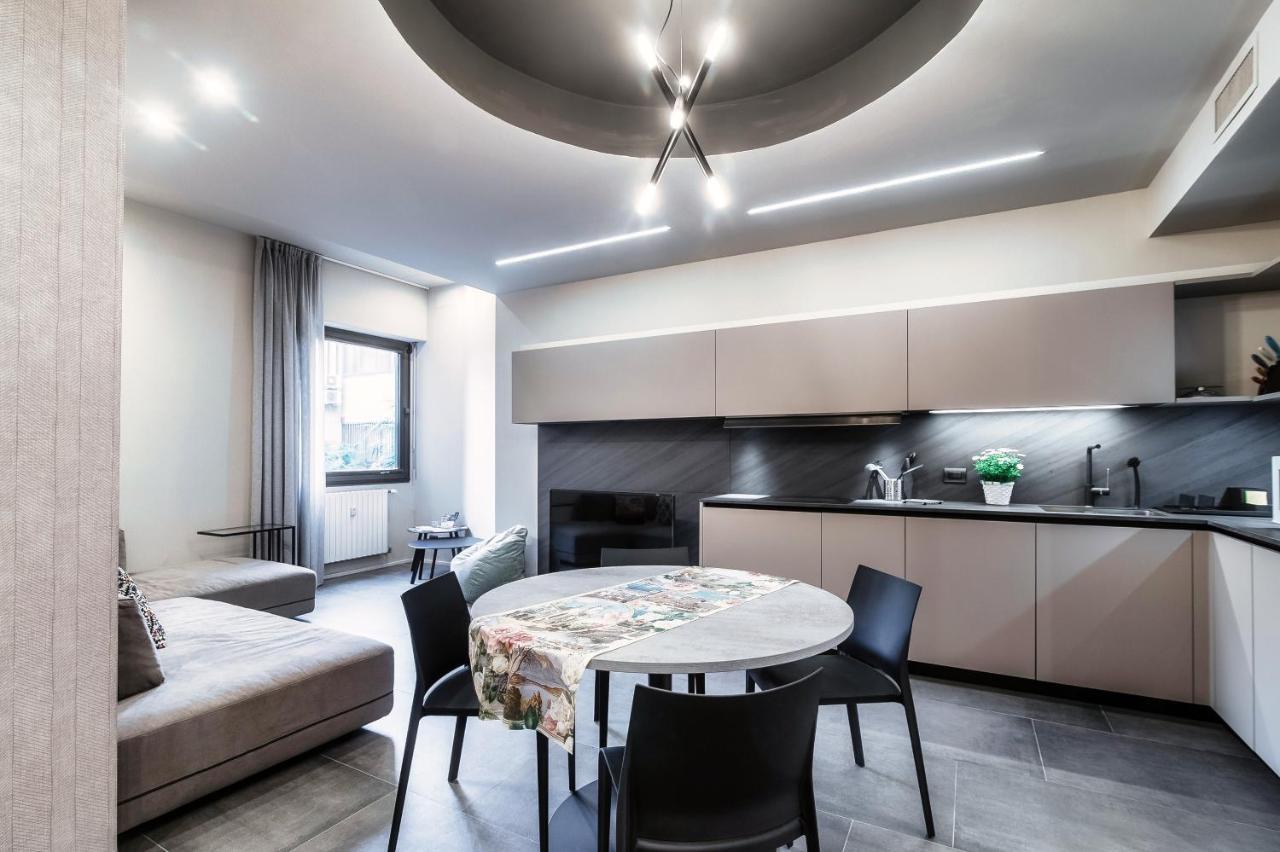By The Small -downtown Apartment *