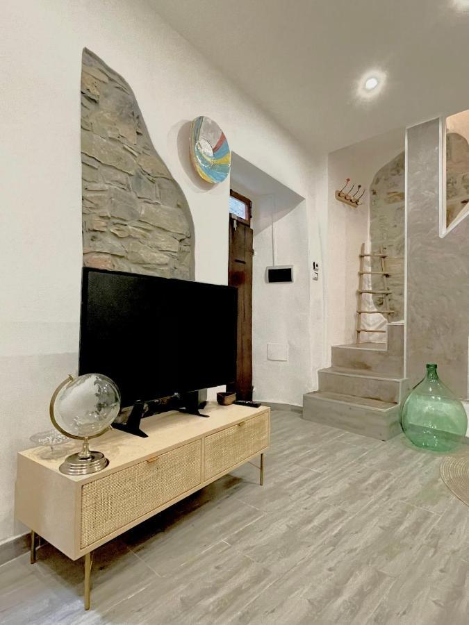 Lg - Boutique And -