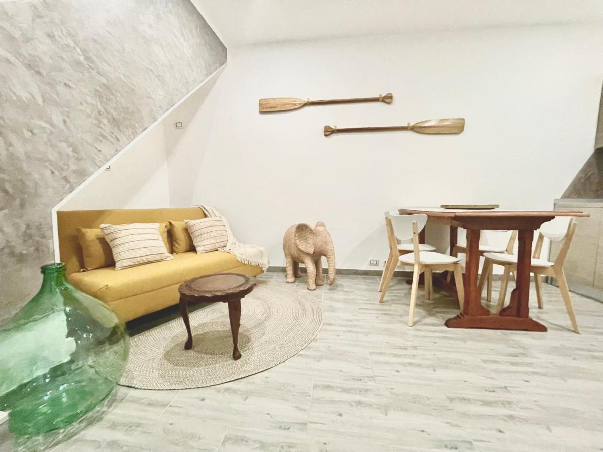 Lg - Boutique And - * Brienno