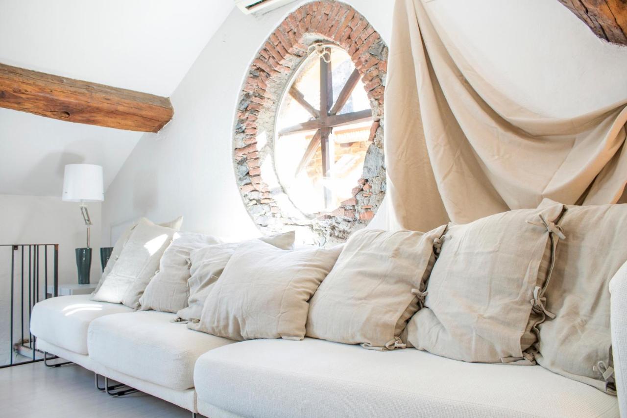 Rustic At The Pier Of - The House Of Travelers