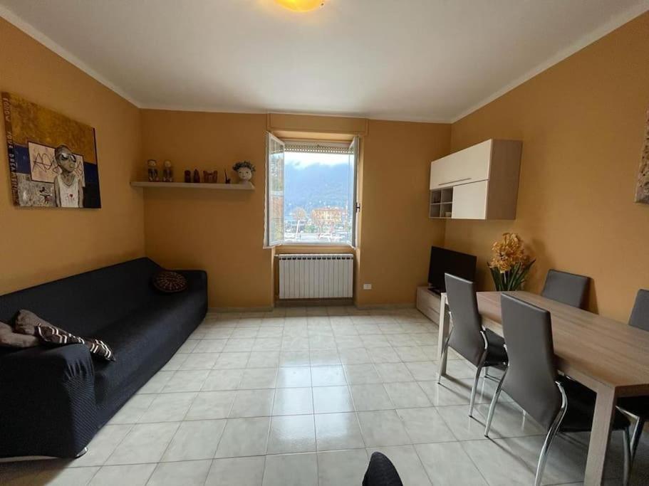 Apartment House, Vista Lago: 100 Mt Dal *