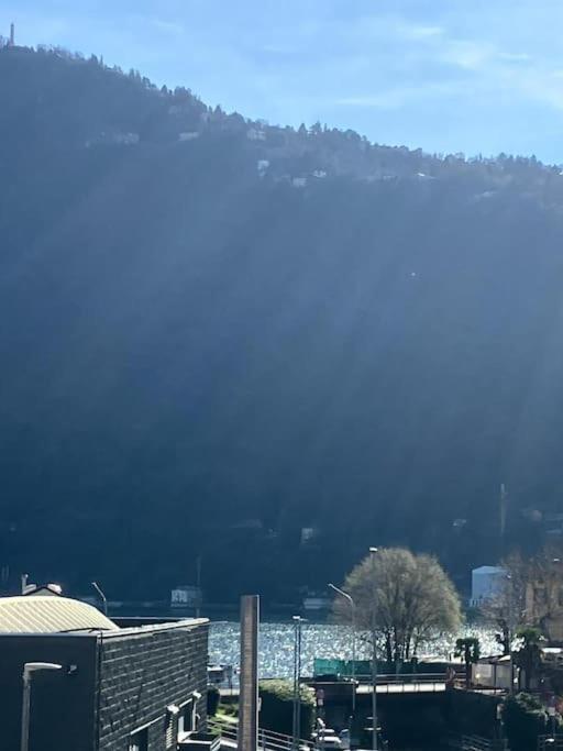 House, Vista Lago: 100 Mt Dal *