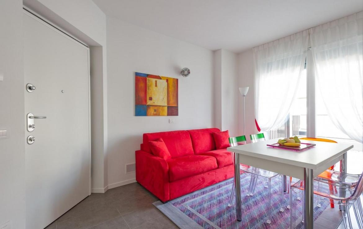 The Sunshine - With Pool Apartment Musso