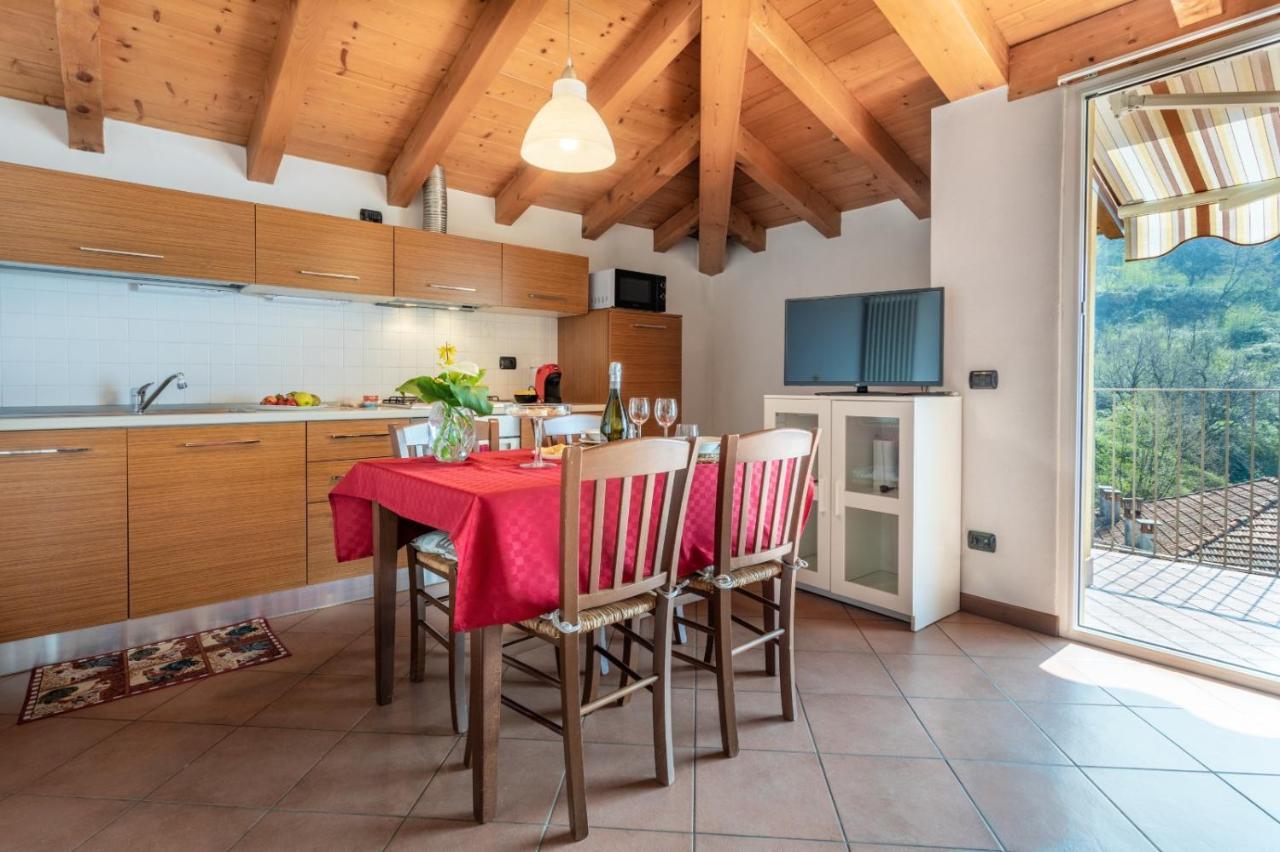 Apartment Mansarda Sole E Lierna