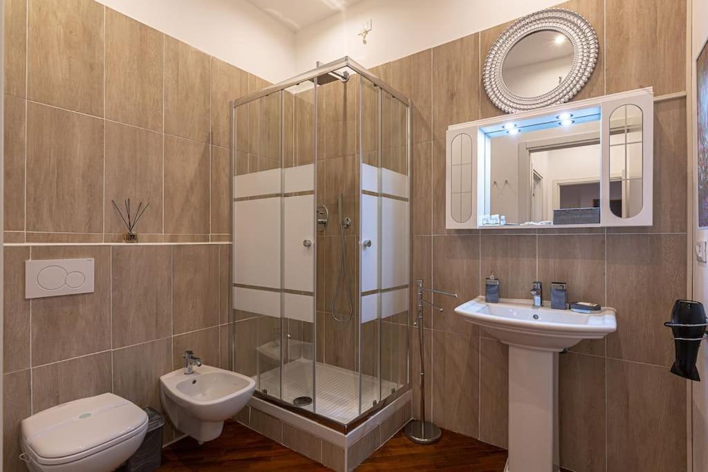 Luxury Apartment *
