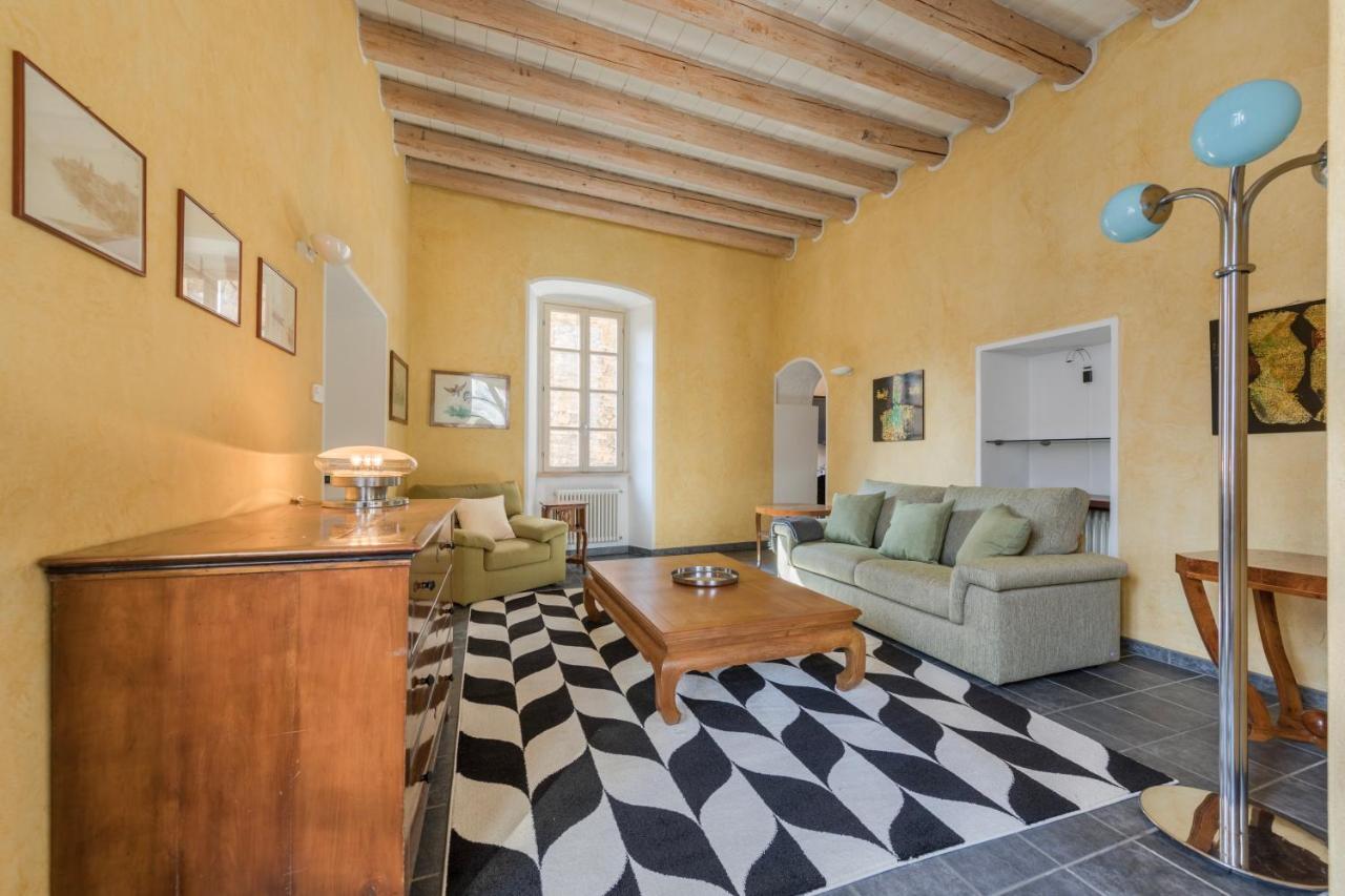 Rustic At The Pier Of - The House Of Travelers Apartment Brienno