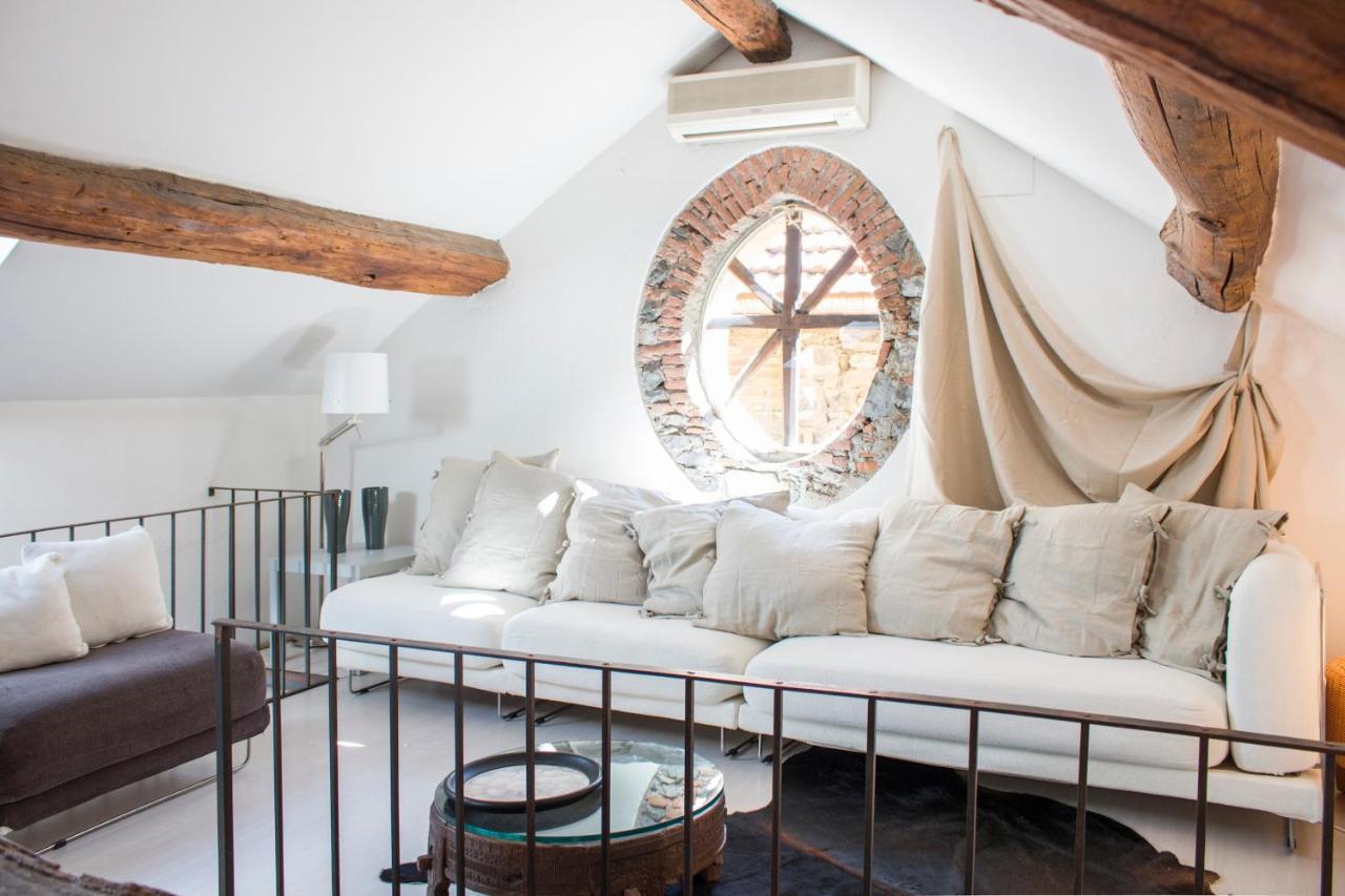 Rustic At The Pier Of - The House Of Travelers *