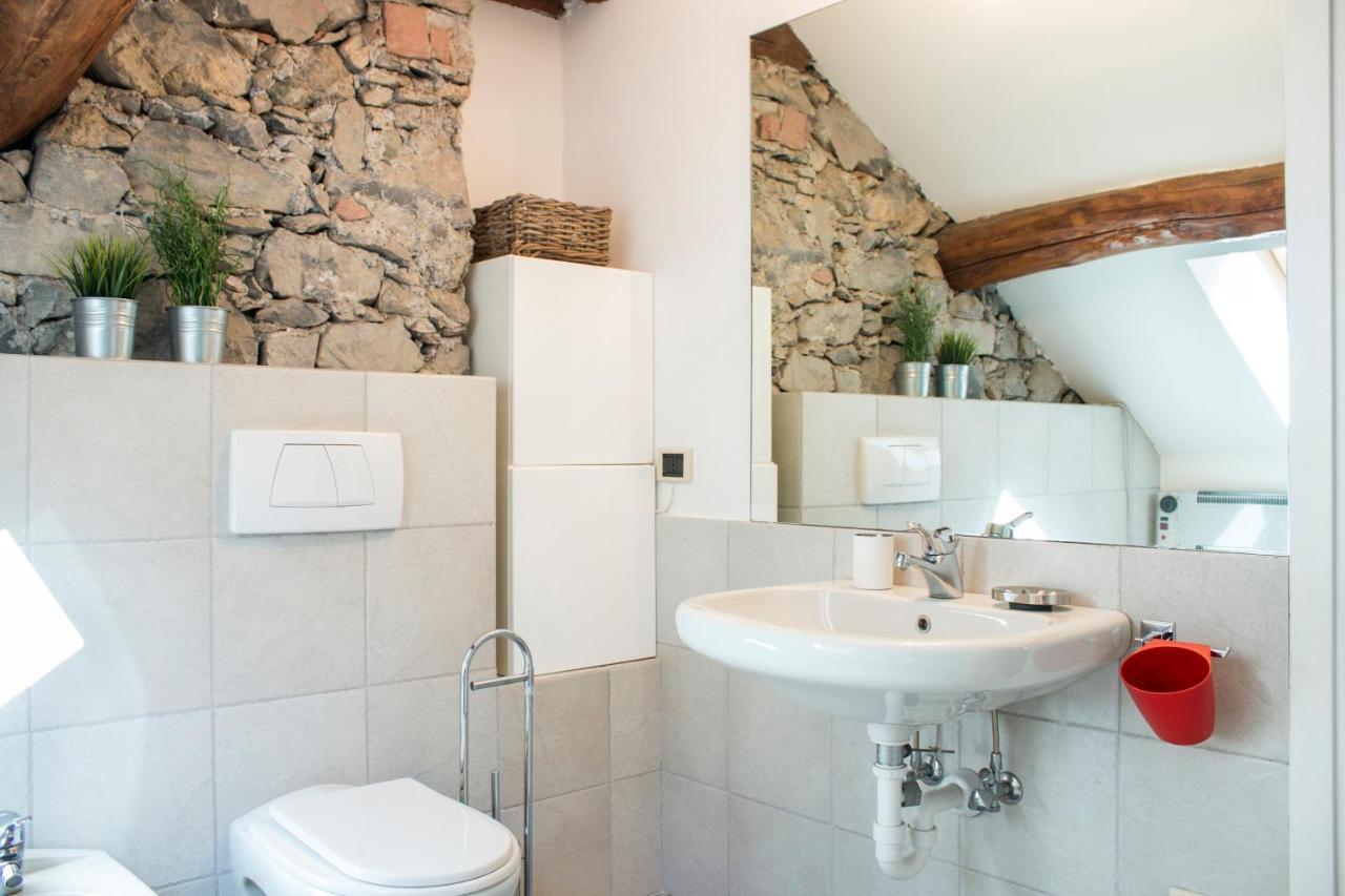 Rustic At The Pier Of - The House Of Travelers Apartment Brienno
