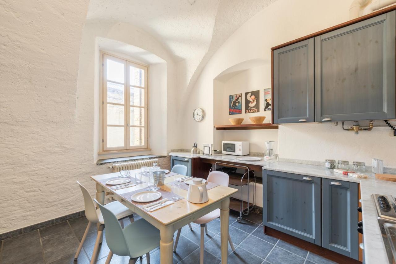 Rustic At The Pier Of - The House Of Travelers Apartment Brienno