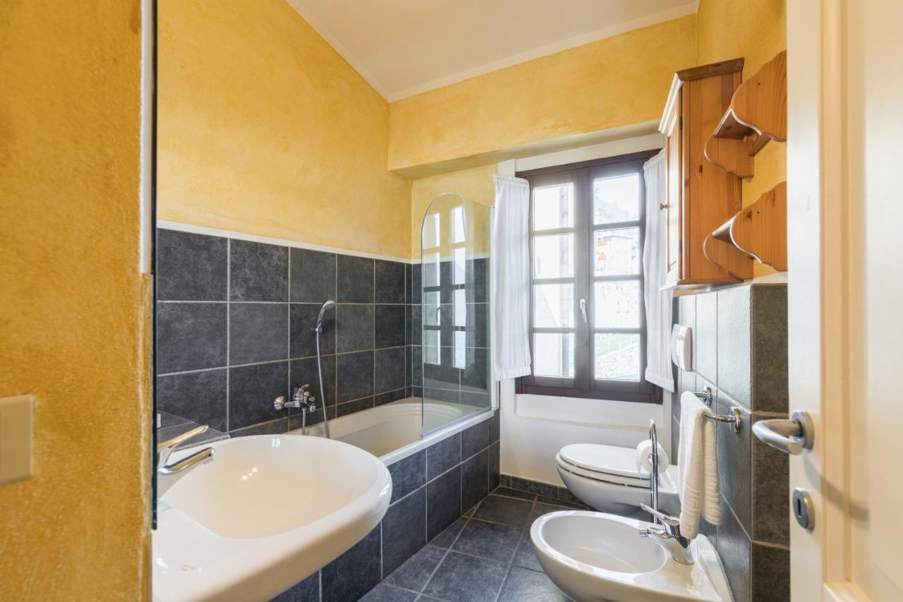 Rustic At The Pier Of - The House Of Travelers Apartment Brienno