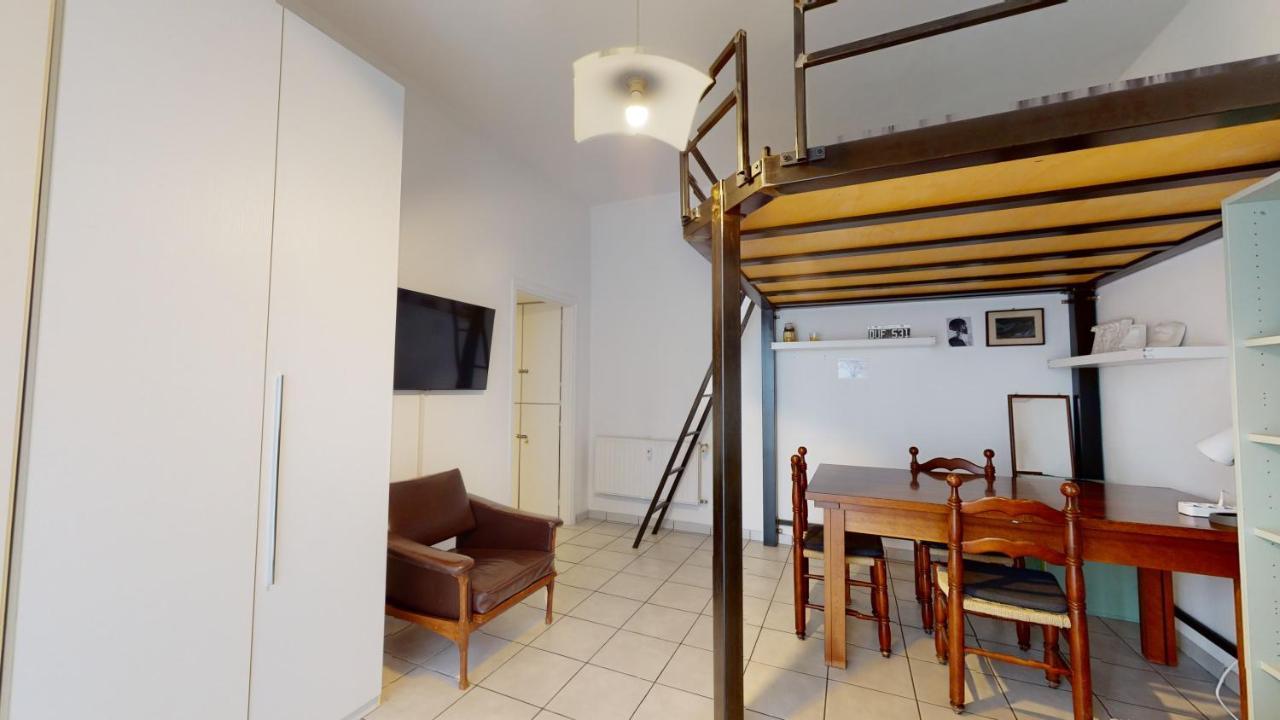 Di 1 Apartment