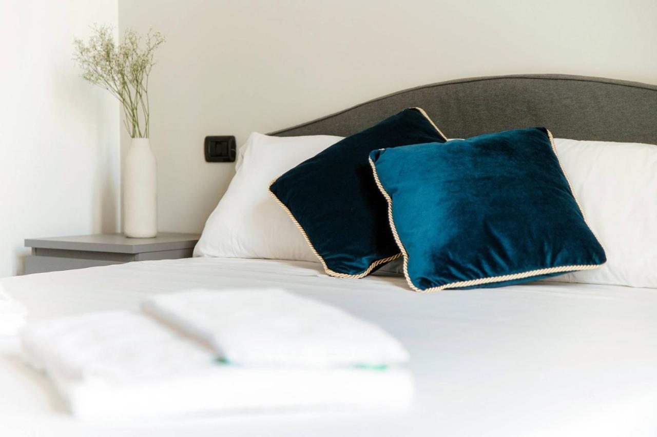 Shades Of - Blue Apartment Como