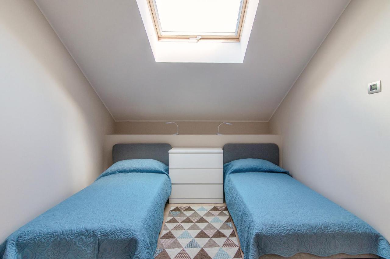 Apartment Sky Attic 72 - The House Of Travelers