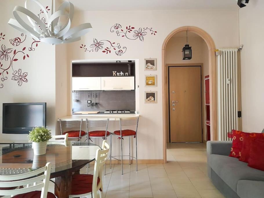 Lora Apartment Como
