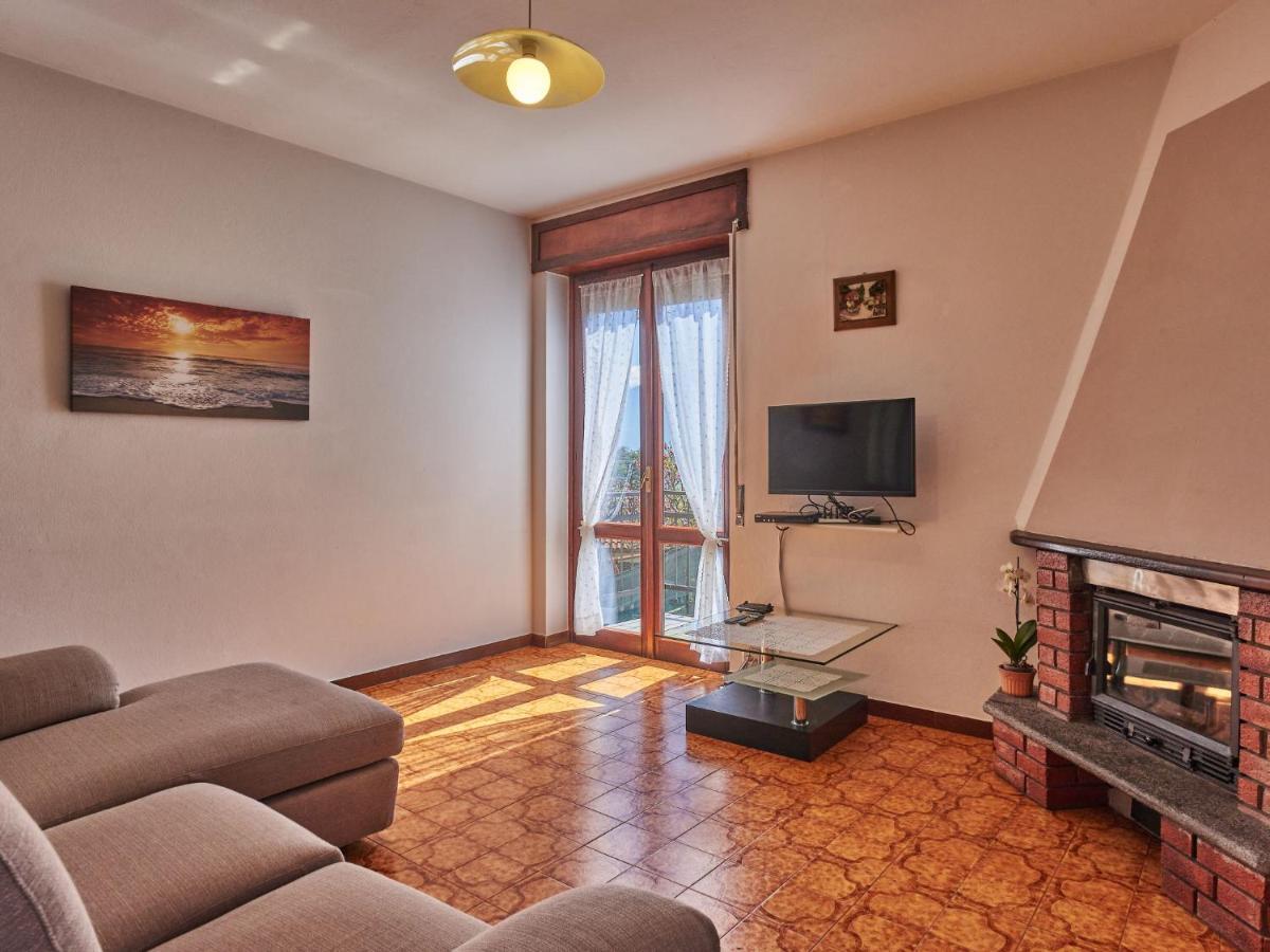 Simoni - Gla107 By Interhome * Gera Lario