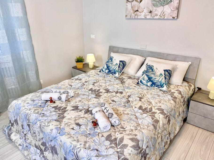 Apartment Elegant Apartment- 8 Mins Walk To Center - Free Parking Como