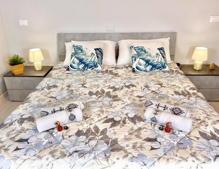 Elegant Apartment- 8 Mins Walk To Center - Free Parking