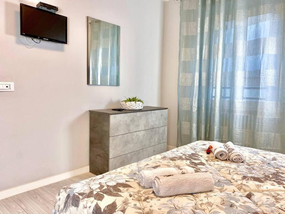 Apartment Elegant Apartment- 8 Mins Walk To Center - Free Parking *