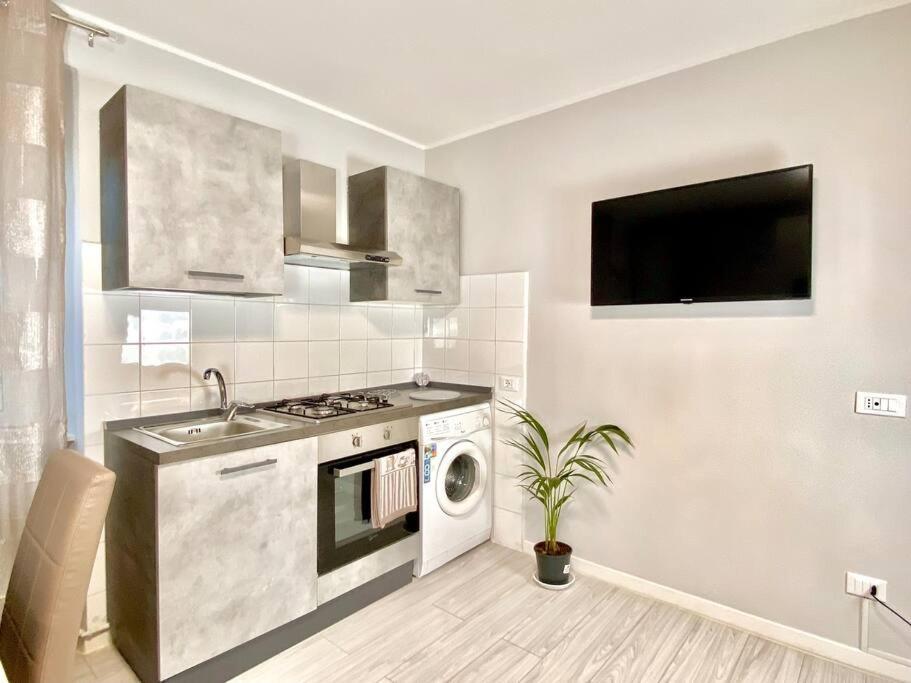 Apartment Elegant Apartment- 8 Mins Walk To Center - Free Parking