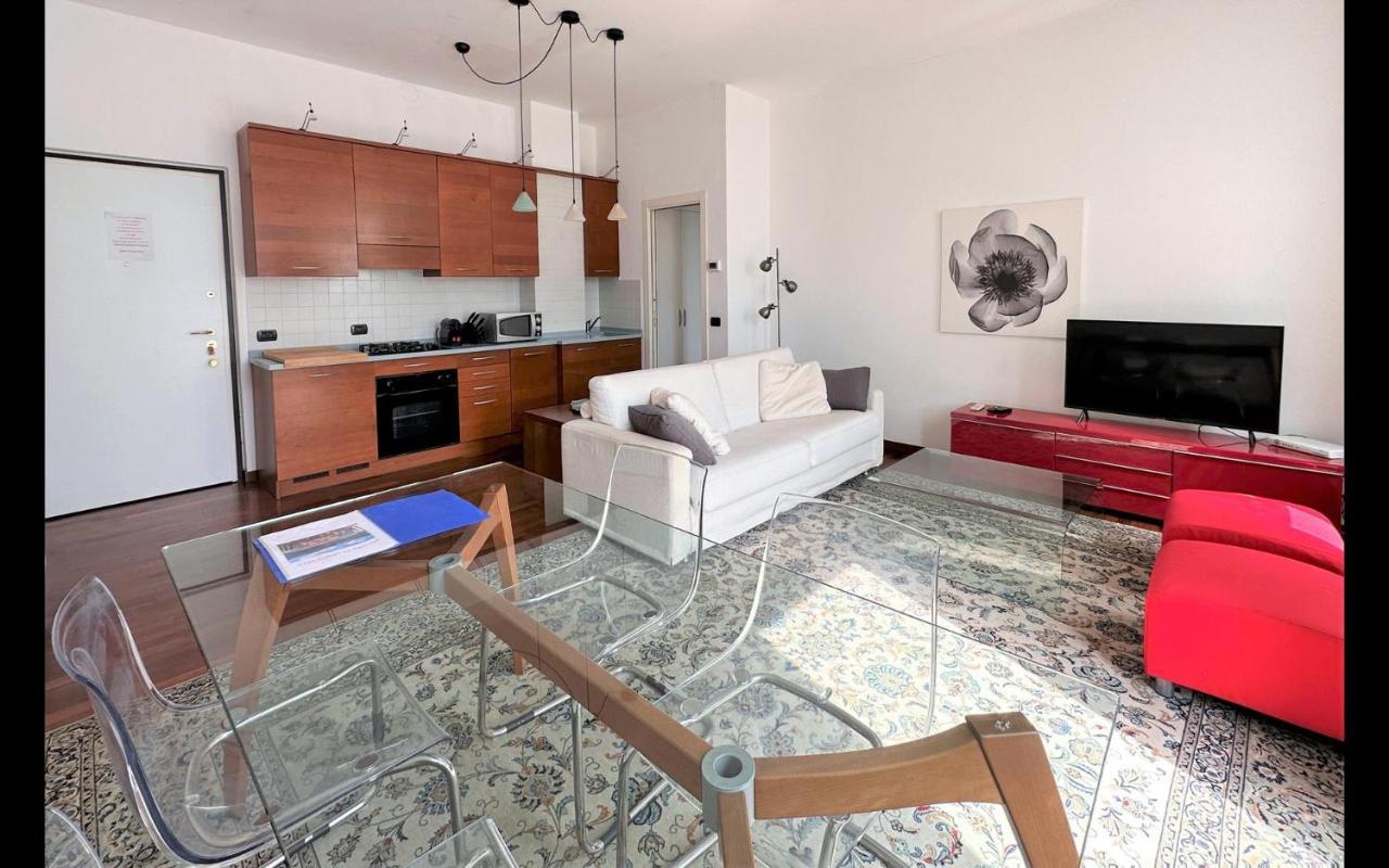 Larius Carate Urio Apartment *
