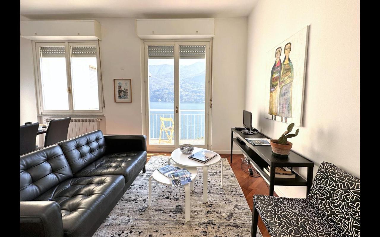 Carate 16 With Balcony & Lake View Apartment *