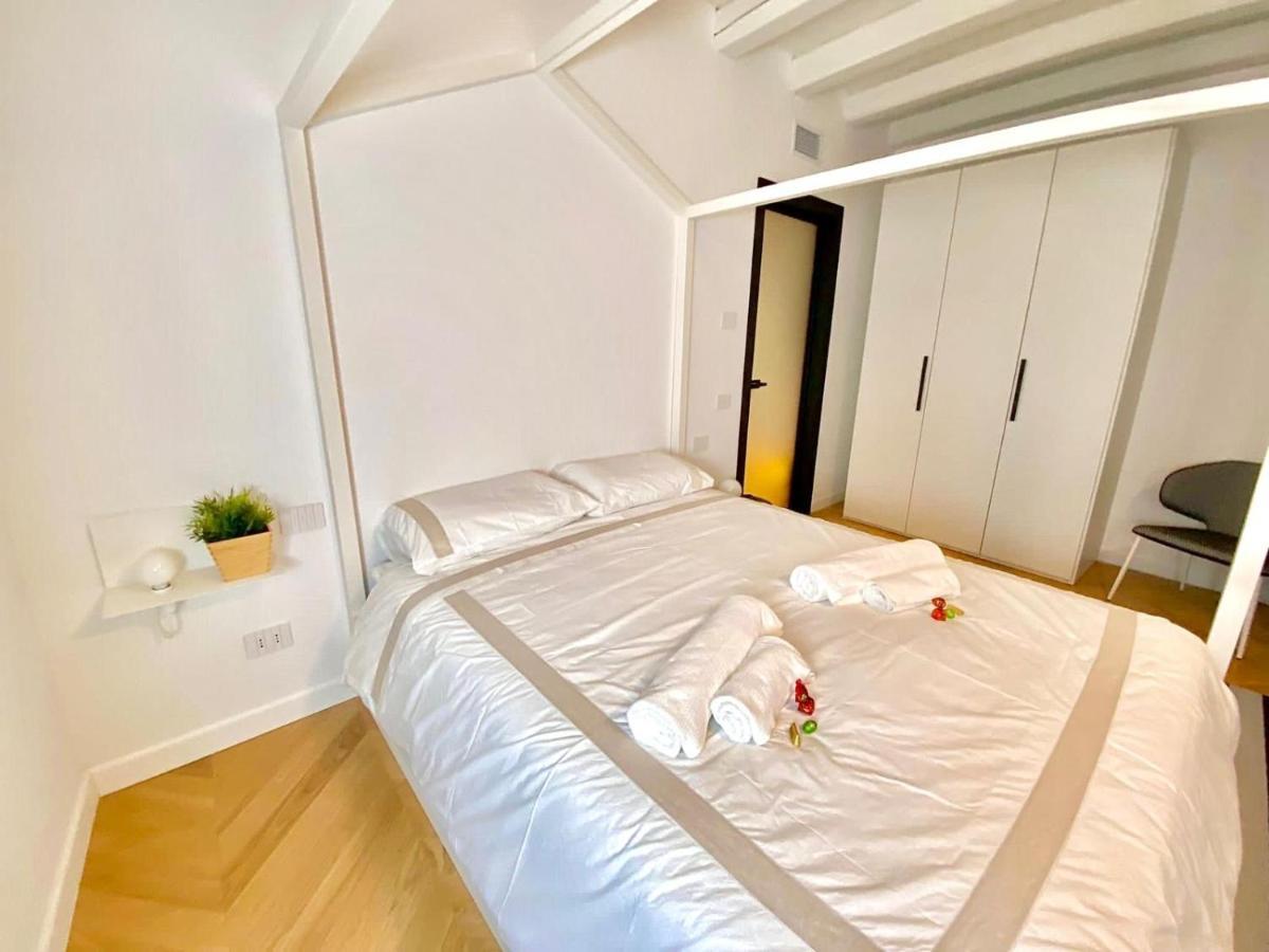 Apartment 1min Da E Duomo Prestigioso