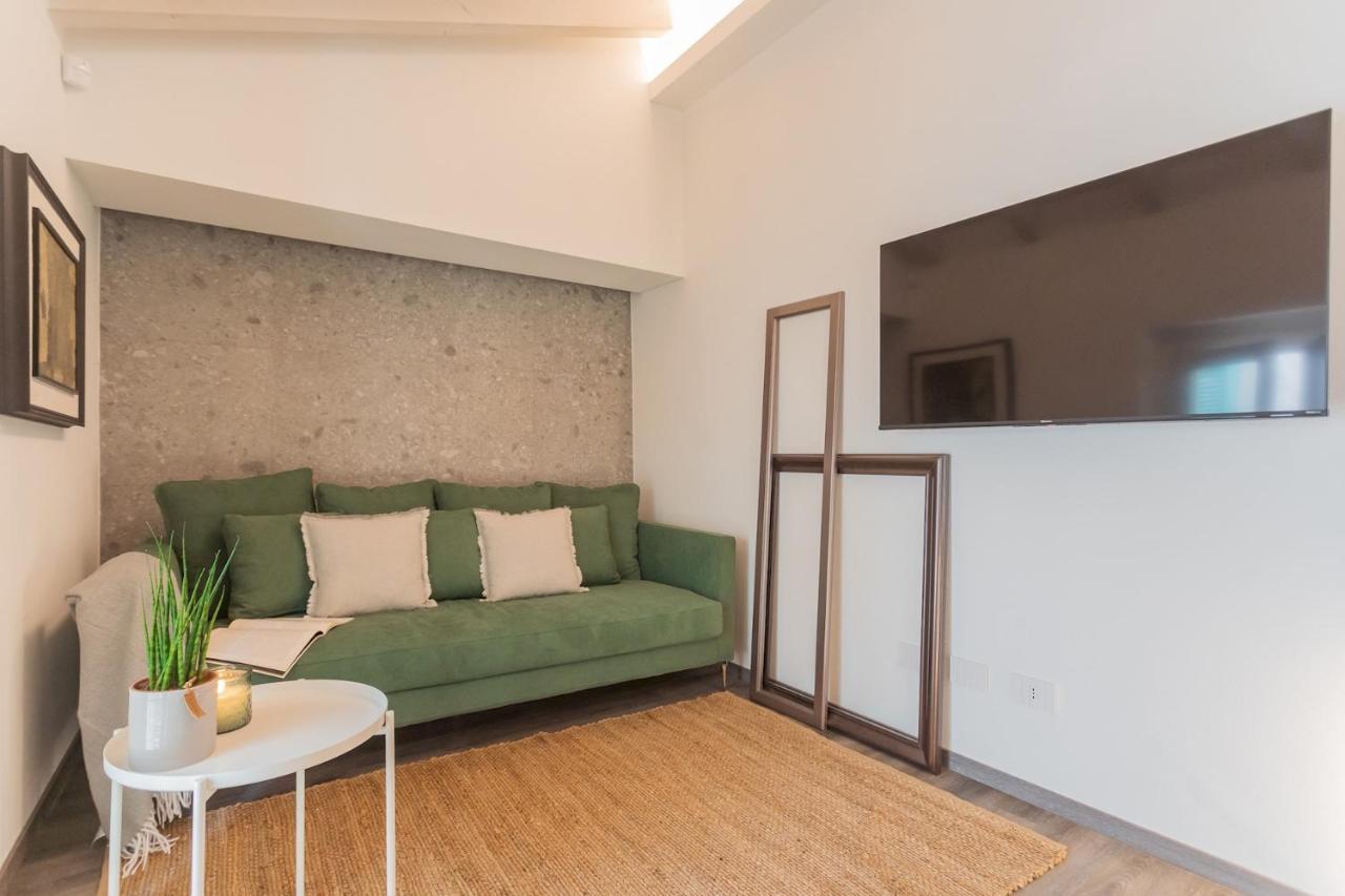 Muralto's Nest By Rent Apartment Como